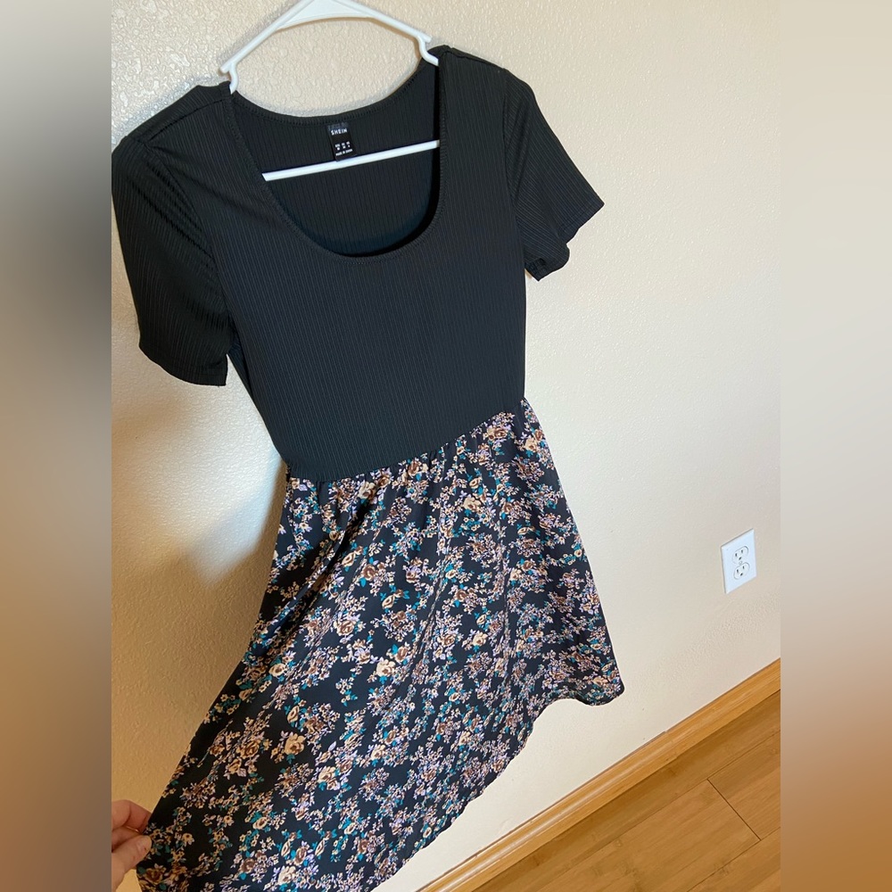 Black and floral short dress